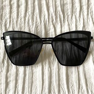 Diff Eyewear Sunglasses Black with Gray Lenses